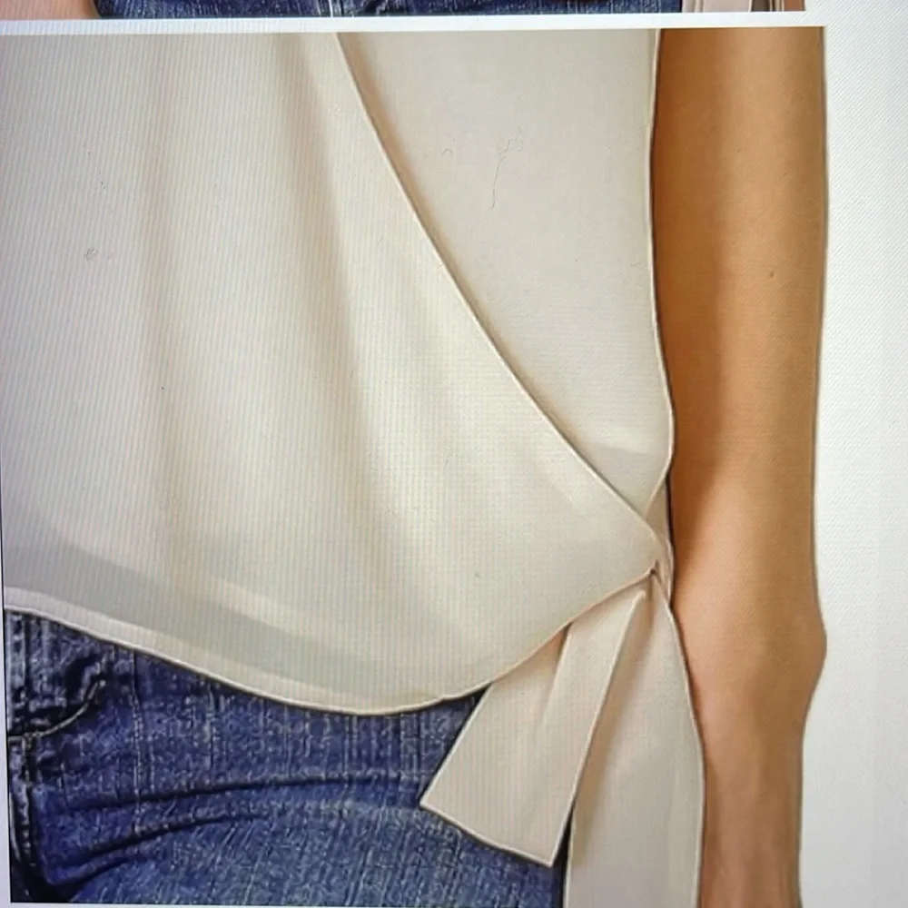 LAST ONE !🔥 Zenanna Billoway wrap blouse ❤️💕🔥 - Picture 3 of 3
